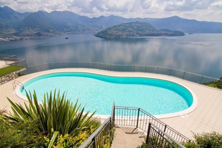 Parzanica La Villetta In Residence Con Piscina E Vista Lago מראה חיצוני תמונה