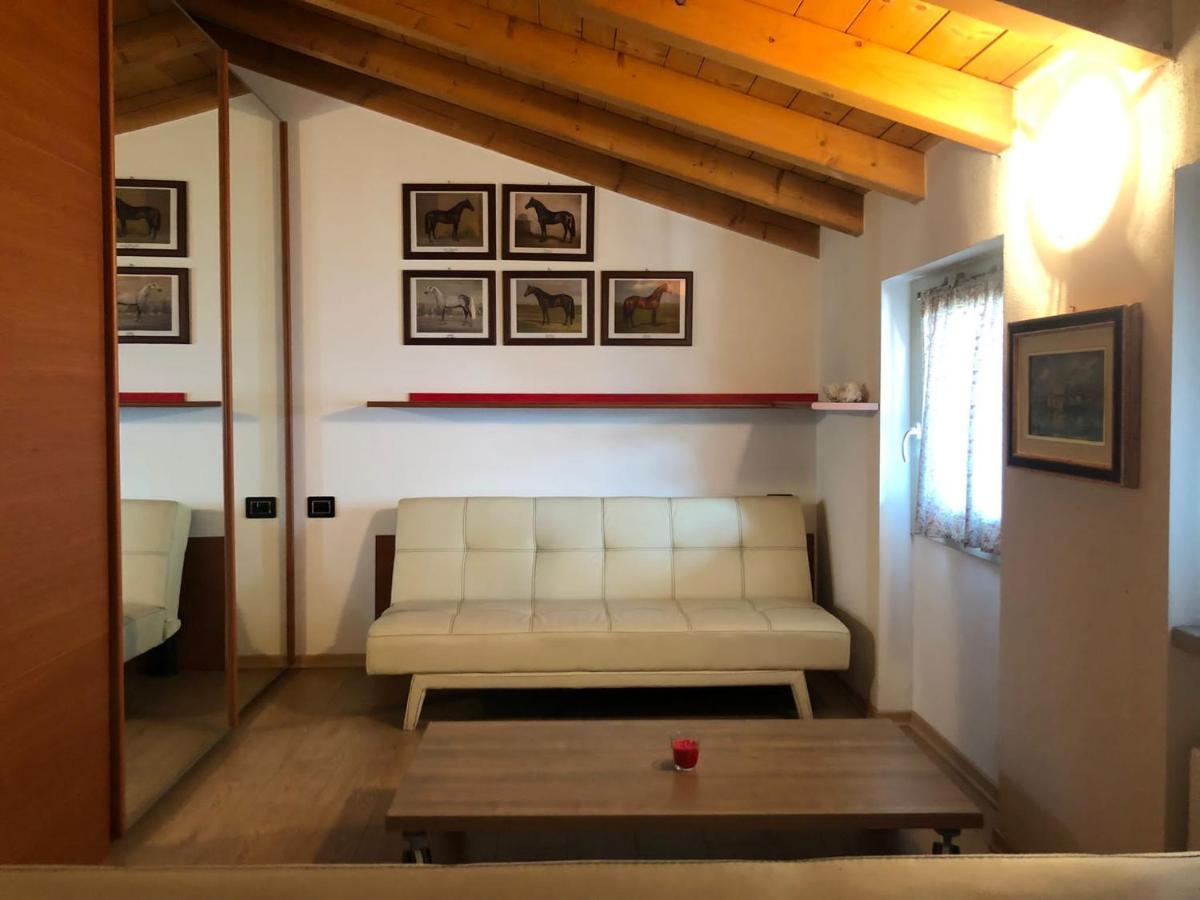 Parzanica La Villetta In Residence Con Piscina E Vista Lago מראה חיצוני תמונה