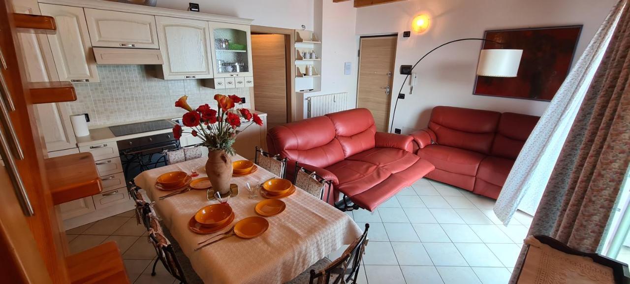 Parzanica La Villetta In Residence Con Piscina E Vista Lago מראה חיצוני תמונה