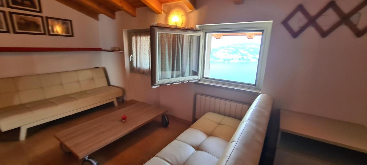 Parzanica La Villetta In Residence Con Piscina E Vista Lago מראה חיצוני תמונה
